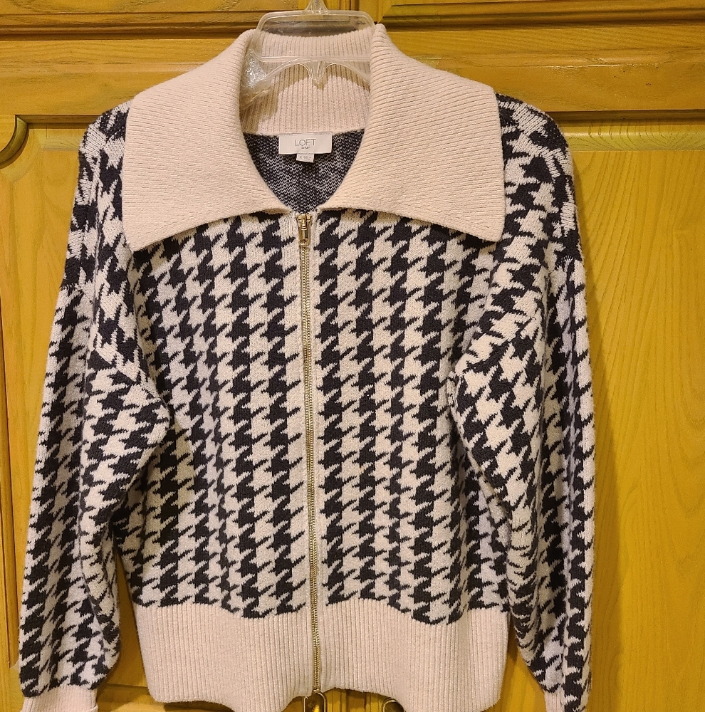 LOFT Black and Cream Houndstooth Front  Zip Cardigan